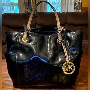 Michael kors tote purse